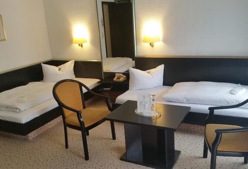 בית מלון כפרי Bitterfelder Hof   Mongoo Gmbh