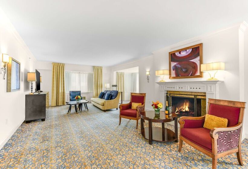 호텔 Capital Hilton