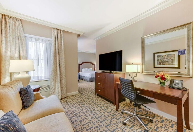 호텔 Capital Hilton