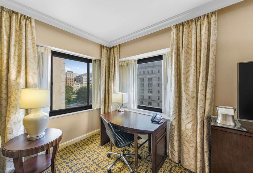 호텔 Capital Hilton