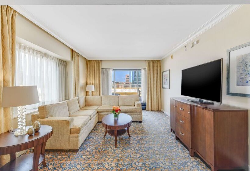 호텔 Capital Hilton