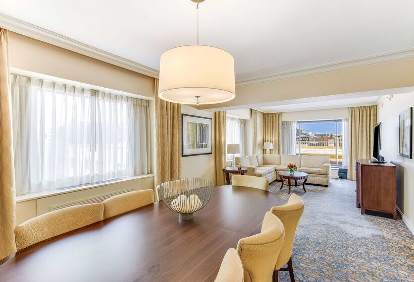 호텔 Capital Hilton