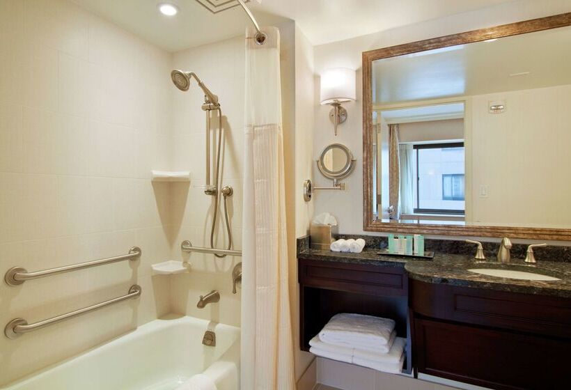 호텔 Capital Hilton