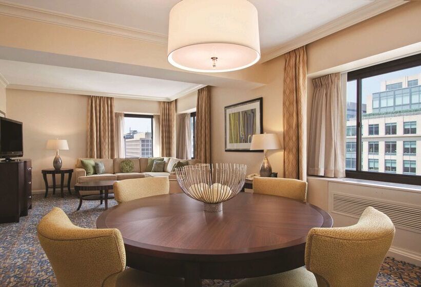 호텔 Capital Hilton