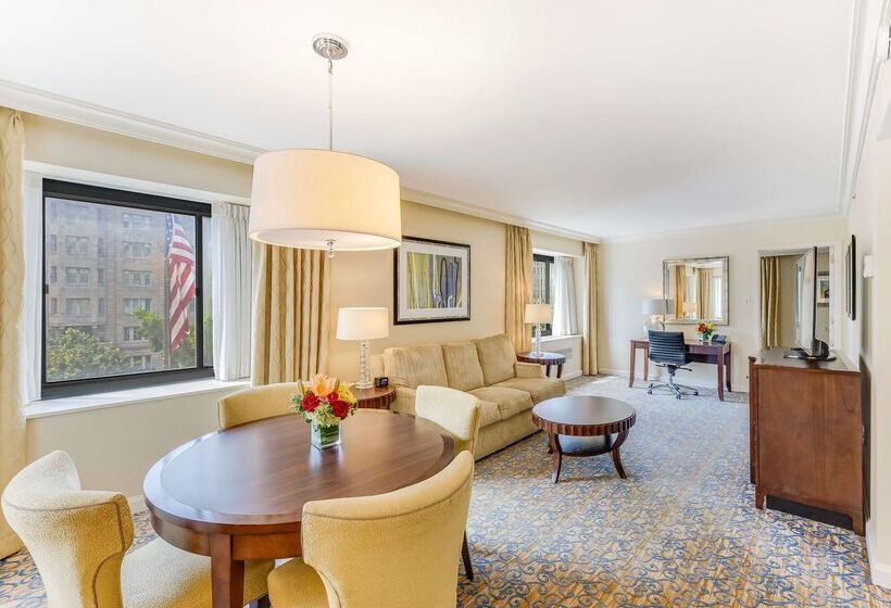 호텔 Capital Hilton