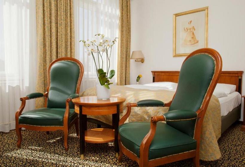 هتل Carlton Opera