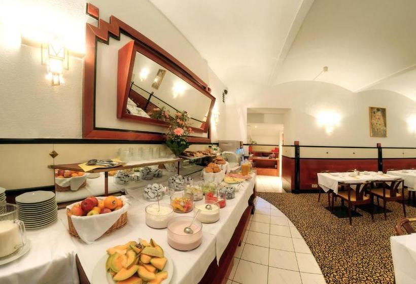 هتل Carlton Opera