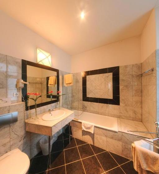 هتل Carlton Opera