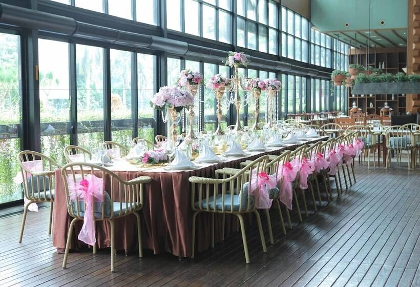 Artotel Gelora Senayan Jakarta