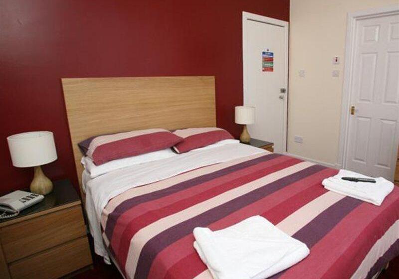 בית מלון כפרי Clifton