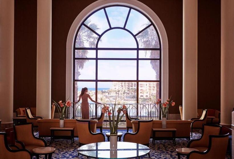 هتل Corinthia St George S Bay