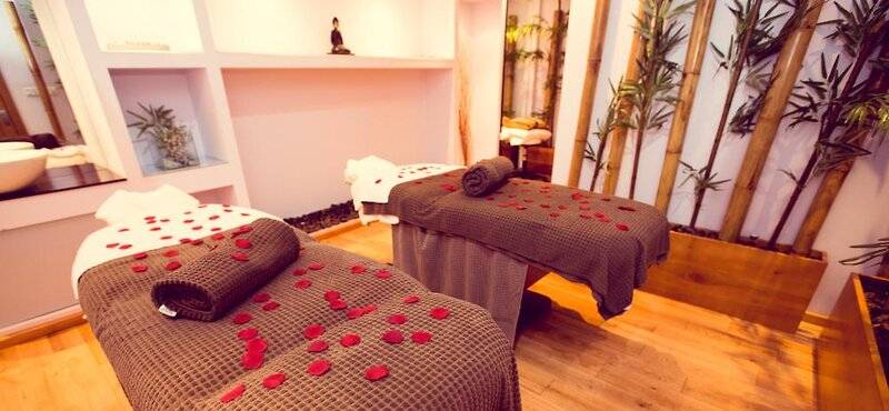 هتل Corinthia St George S Bay