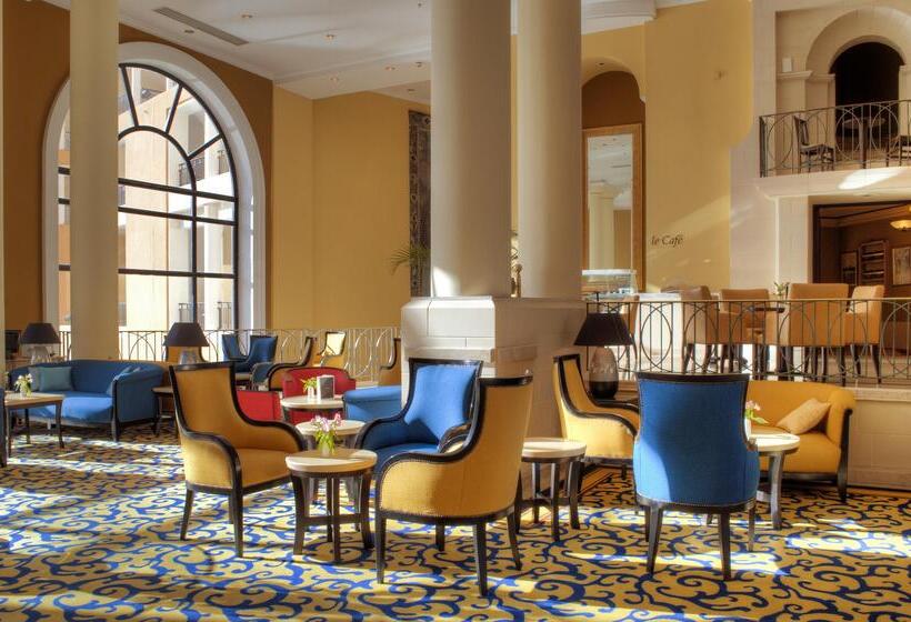 هتل Corinthia St George S Bay