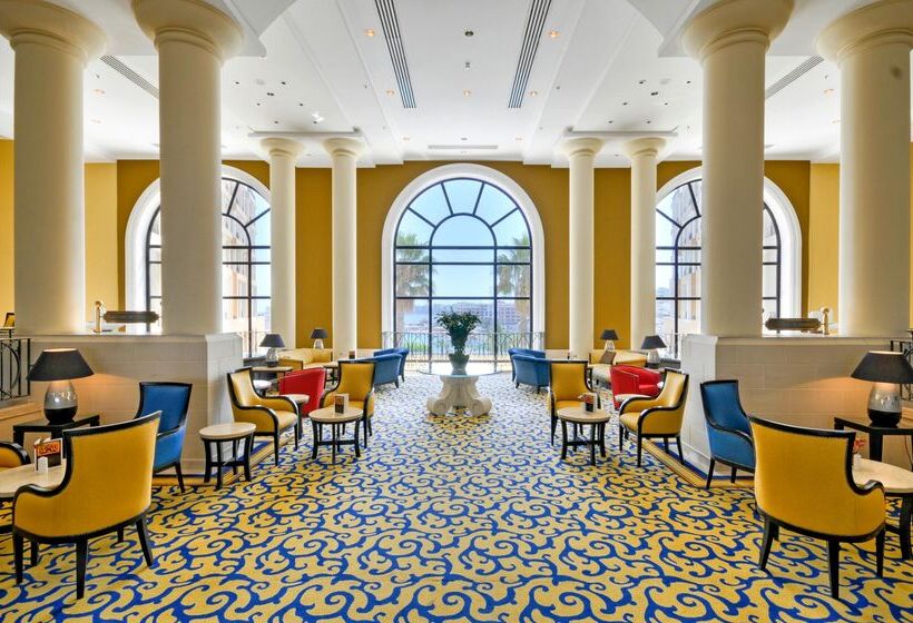 هتل Corinthia St George S Bay