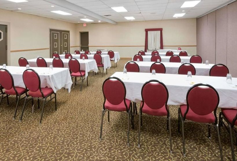 فندق Days Inn By Wyndham Batavia Darien Lake Theme Park