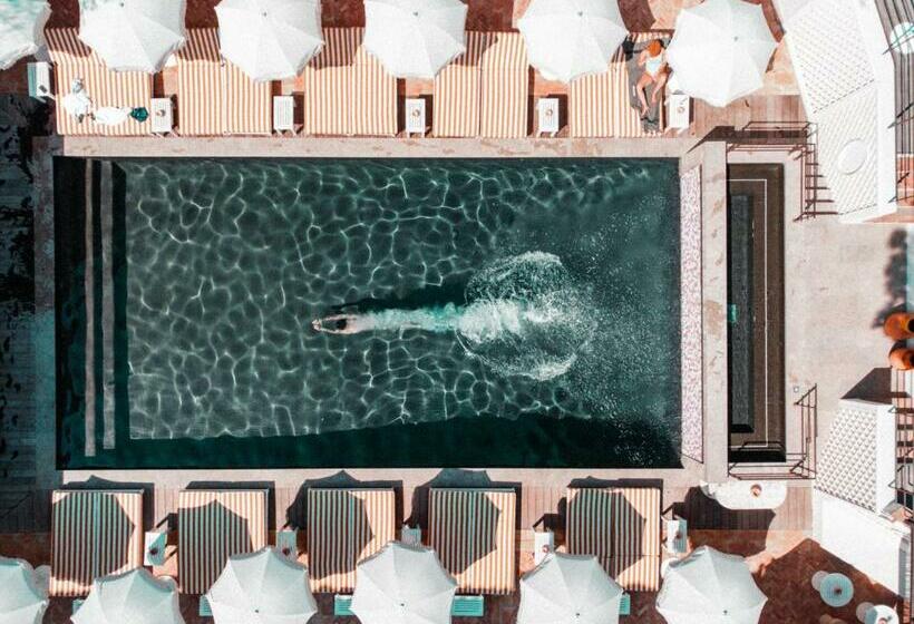 Отель Des Lices