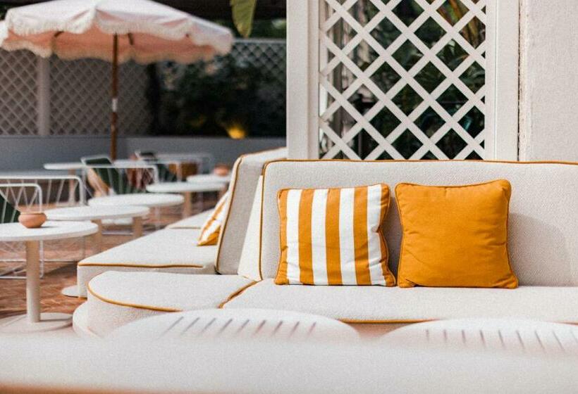 Отель Des Lices