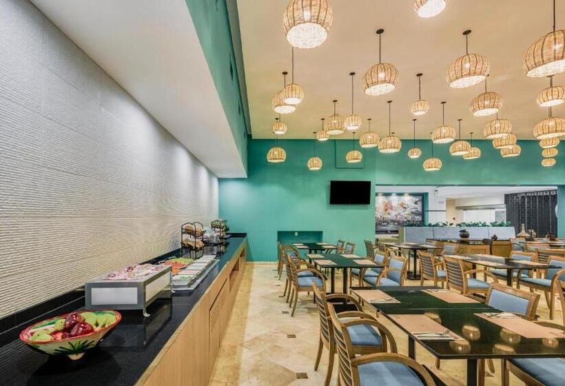 هتل Fiesta Inn Oaxaca