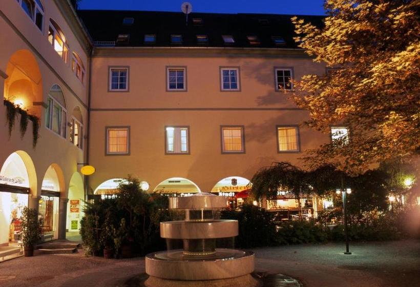 호텔 Goldener Brunnen