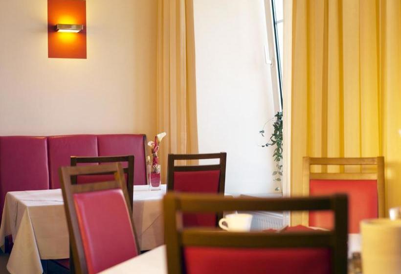 Отель Goldener Brunnen