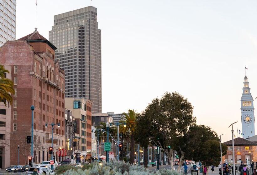 בית מלון כפרי Harbor Court