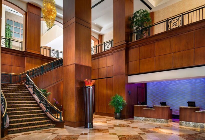 فندق Hilton Charlotte Uptown