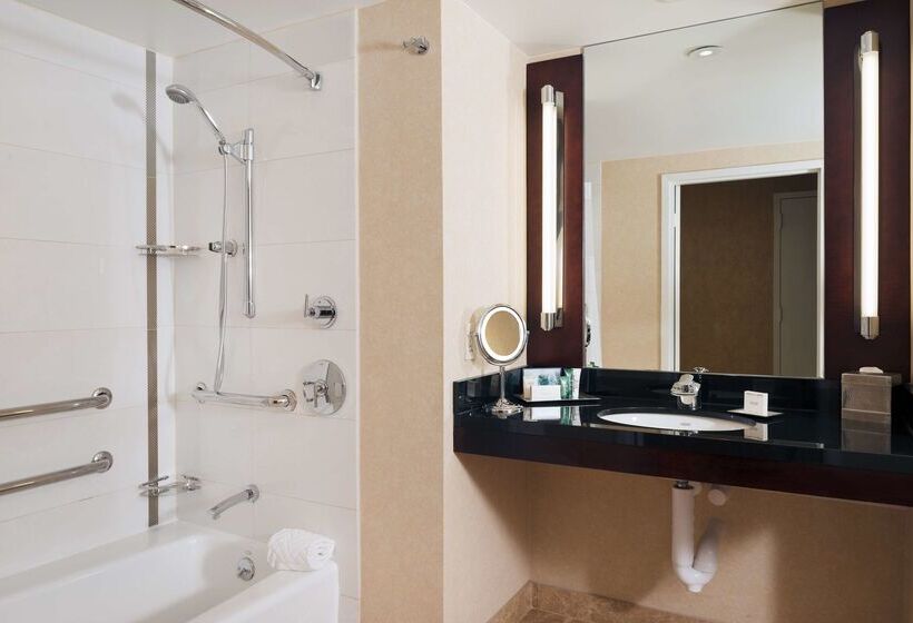 فندق Hilton Charlotte Uptown