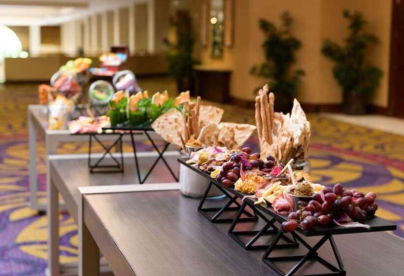 فندق Hilton Charlotte Uptown