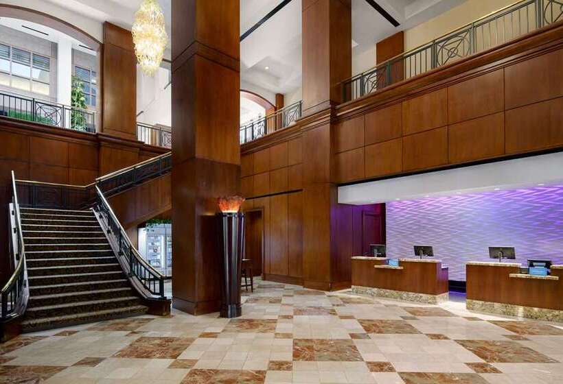 فندق Hilton Charlotte Uptown