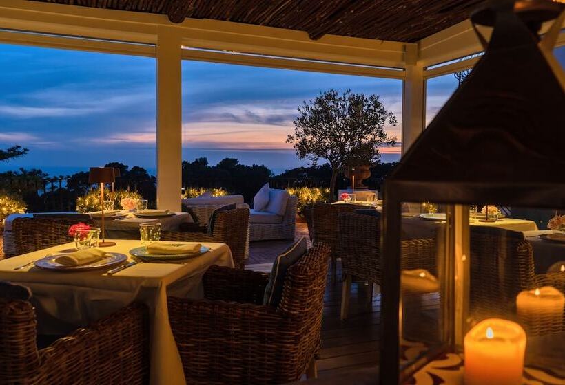 Отель La Minerva