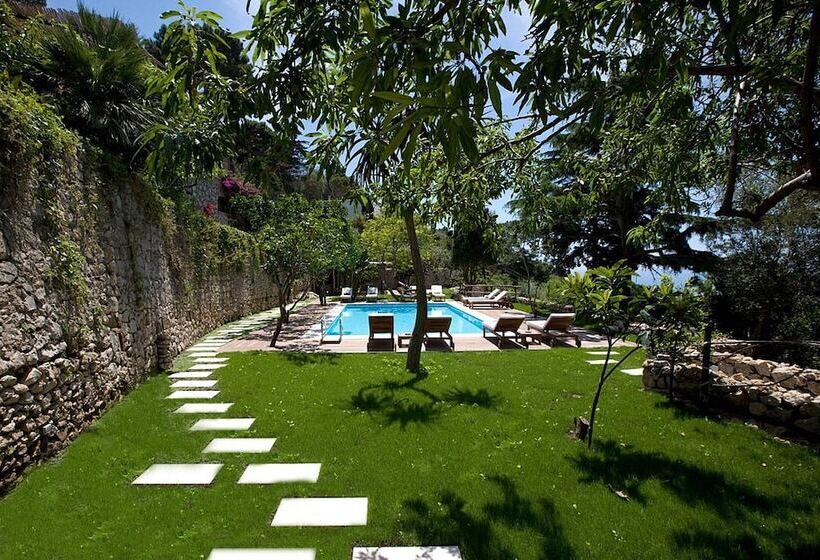 Отель La Minerva