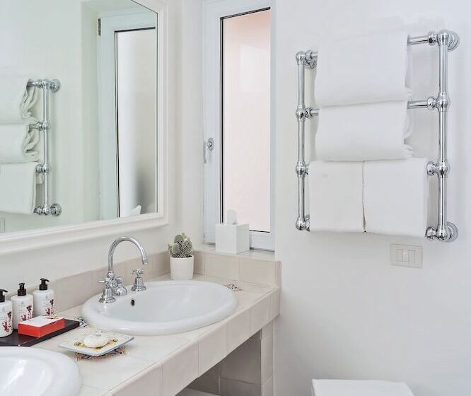 Отель La Minerva