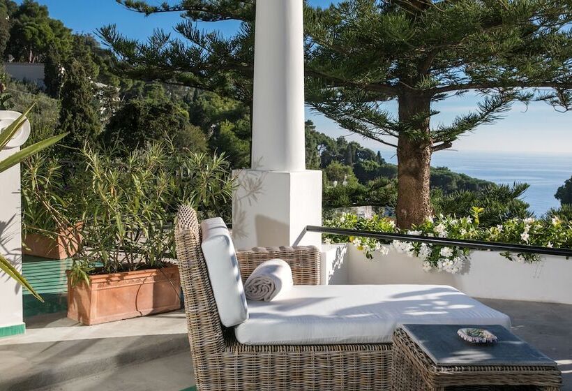 Отель La Minerva