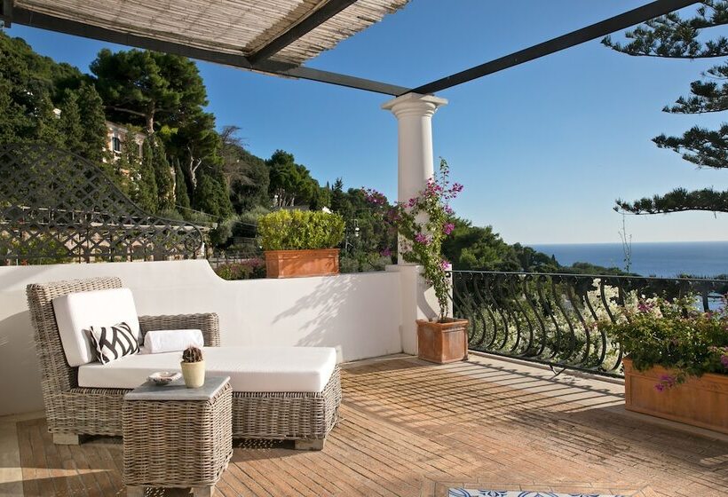 Отель La Minerva