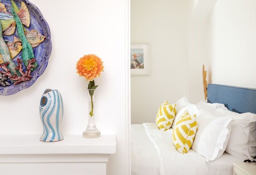 Отель La Minerva