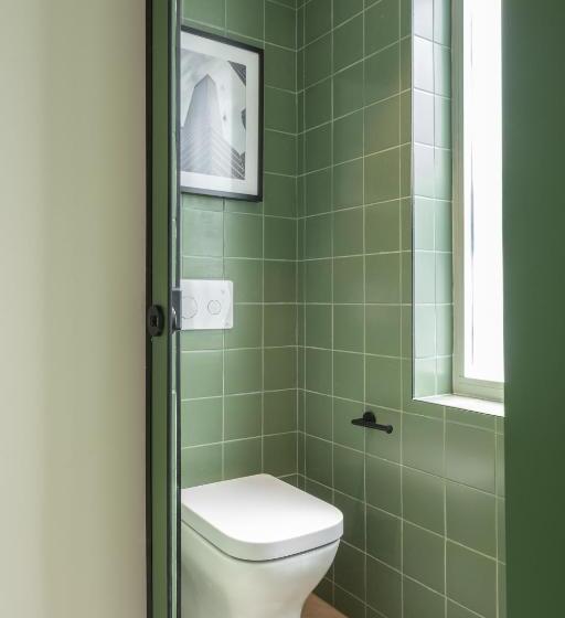 Latroupe Grand Place Hostel