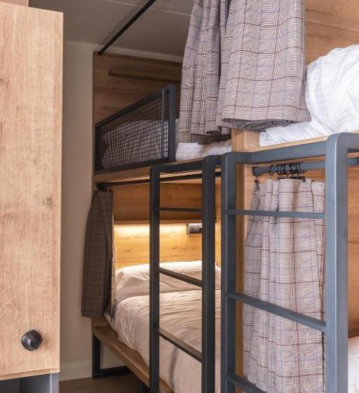 Latroupe Grand Place Hostel