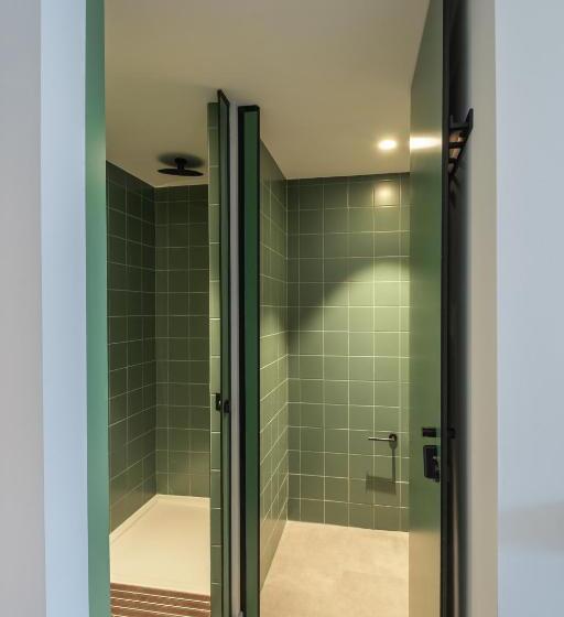 Latroupe Grand Place Hostel