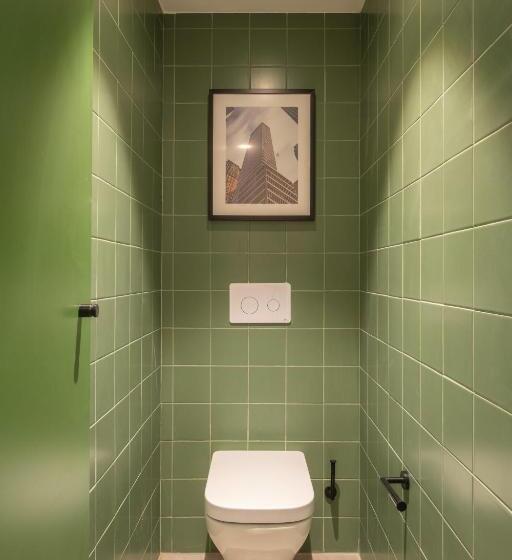 Latroupe Grand Place Hostel