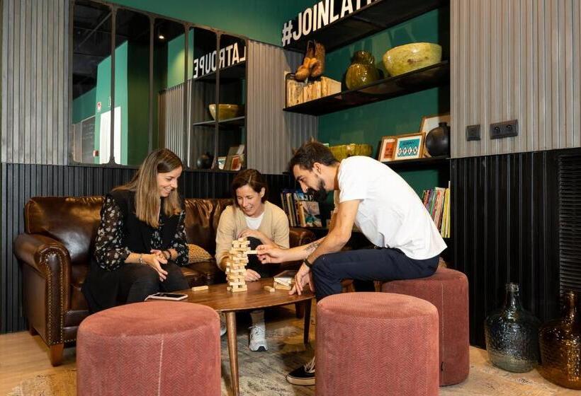 Latroupe Grand Place Hostel