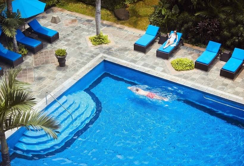 Отель Le Meridien Jakarta