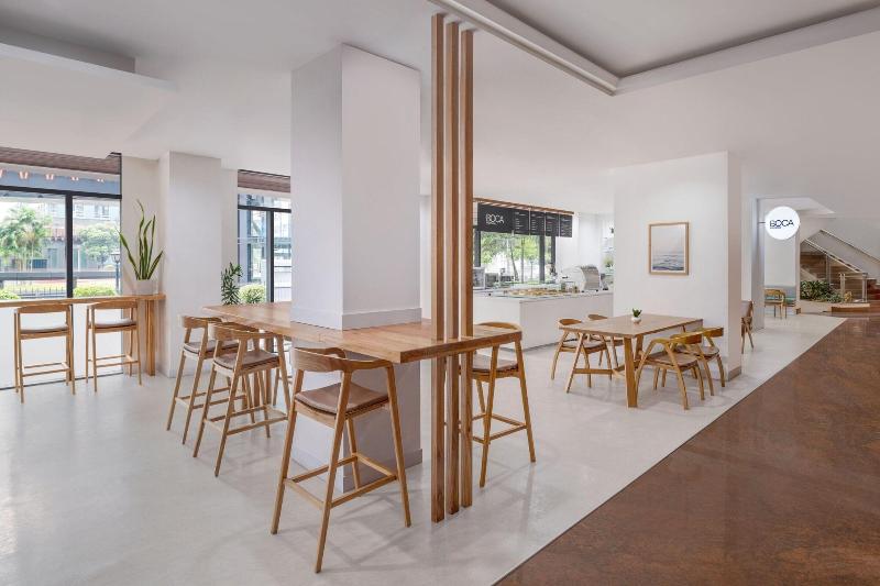 Отель Le Meridien Jakarta