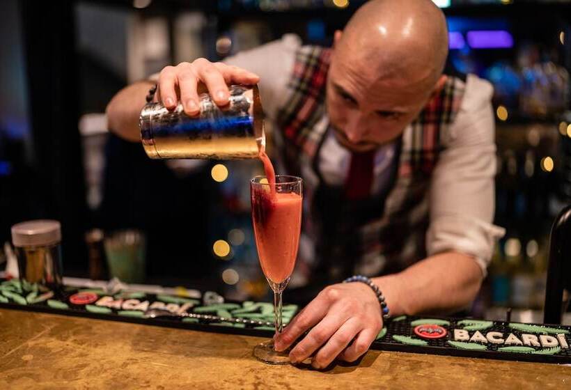 هتل Leifur Eiríksson