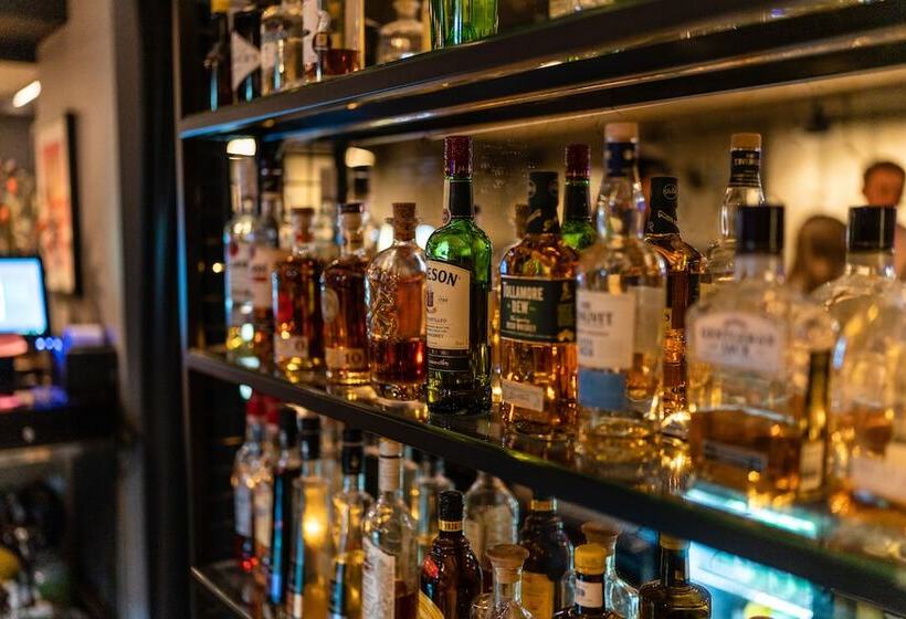 هتل Leifur Eiríksson