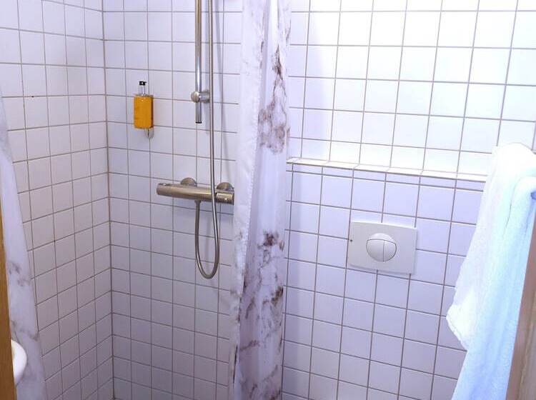 هتل Leifur Eiríksson