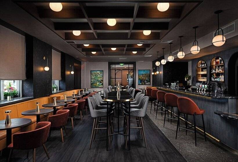 هتل Leonardo Galway