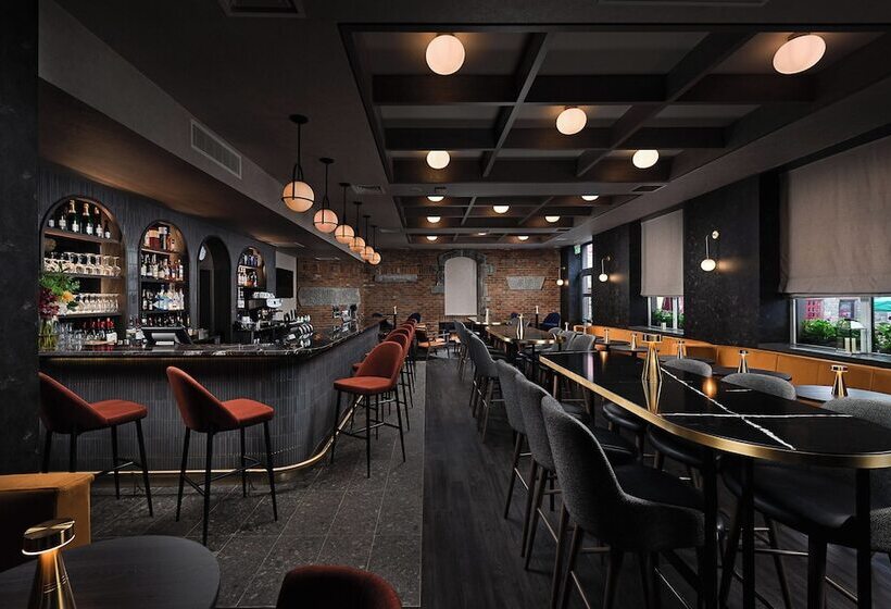 هتل Leonardo Galway