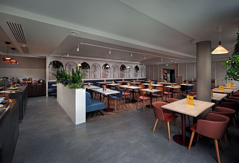 هتل Leonardo Galway