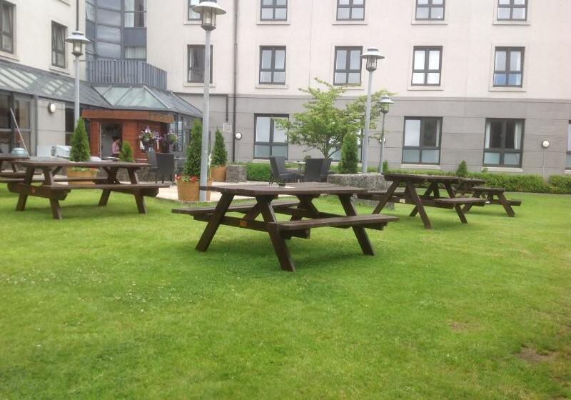 هتل Leonardo Galway