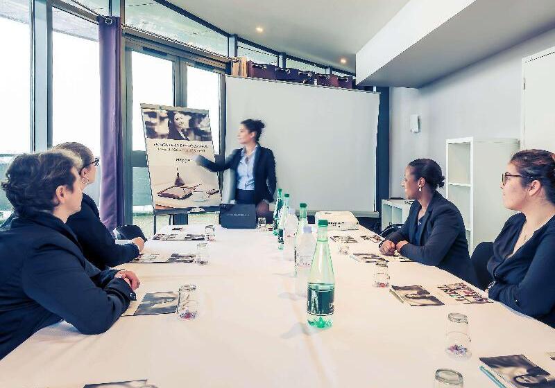 هتل Mercure Tours Centre Gare Et Congres